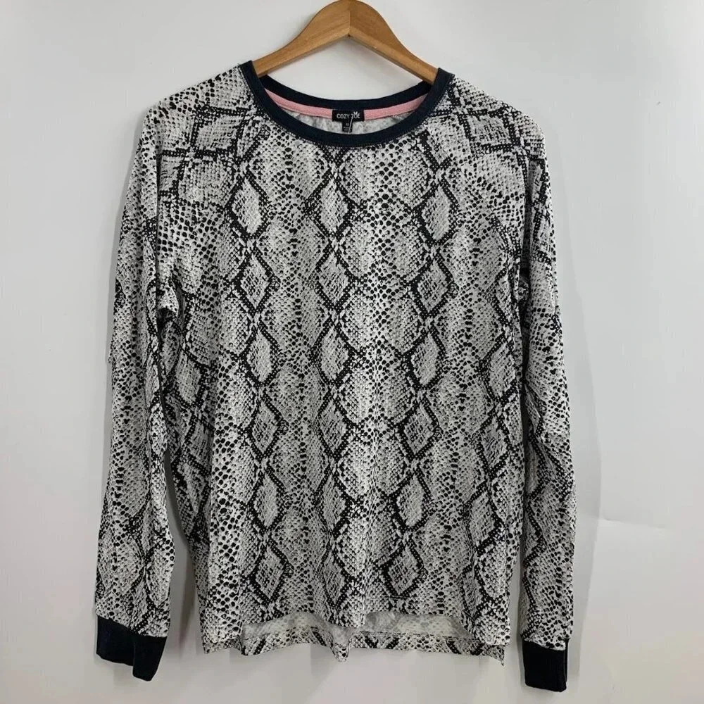 Cozy Zoe Women's Snakeskin Print Long Sleeve Pajama Pullover Top Size M‎ NWT